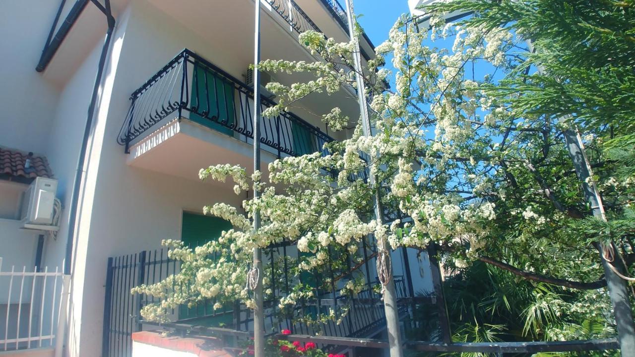 Residence Oleandro Pietra Ligure Exterior photo